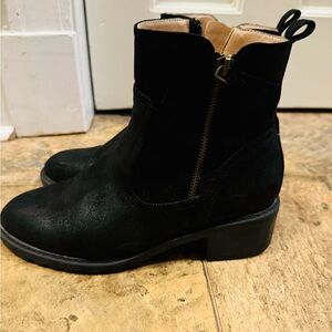 Black booties size 8 Dr. Scholls